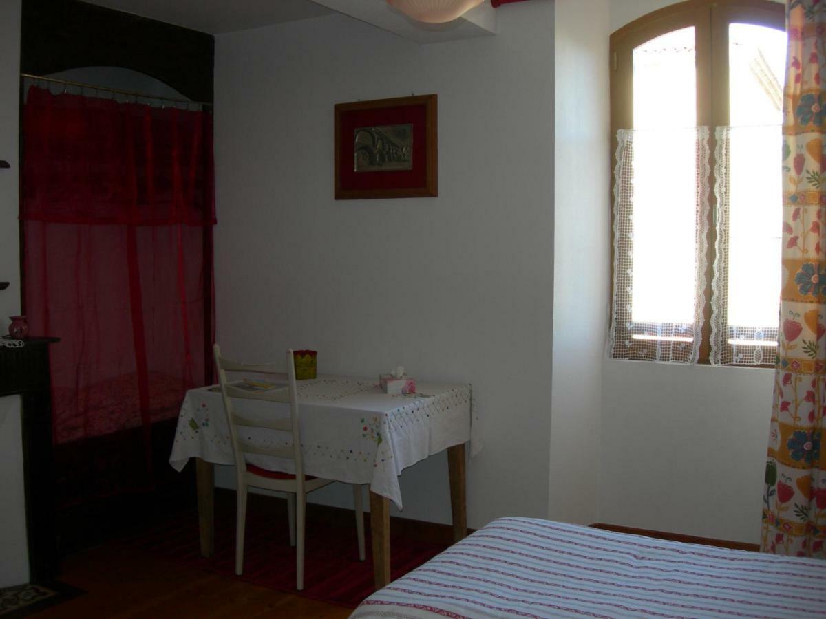 Sous La Glycine Bed & Breakfast Mielan ภายนอก รูปภาพ